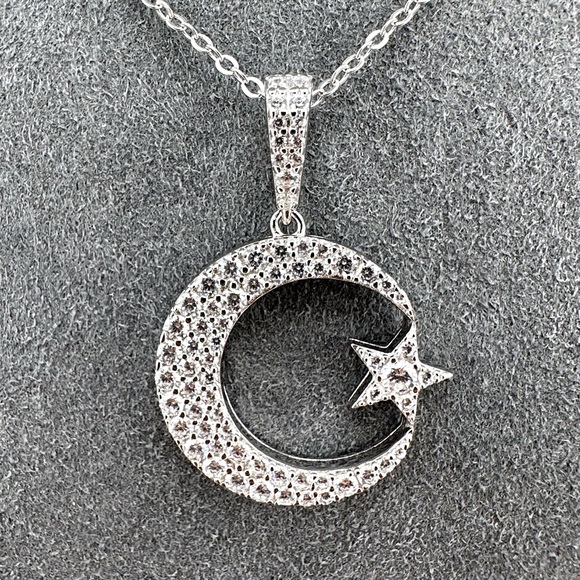 925 Solid Sterling Silver Moon & Star Pendant Necklace - Picture 2 of 8